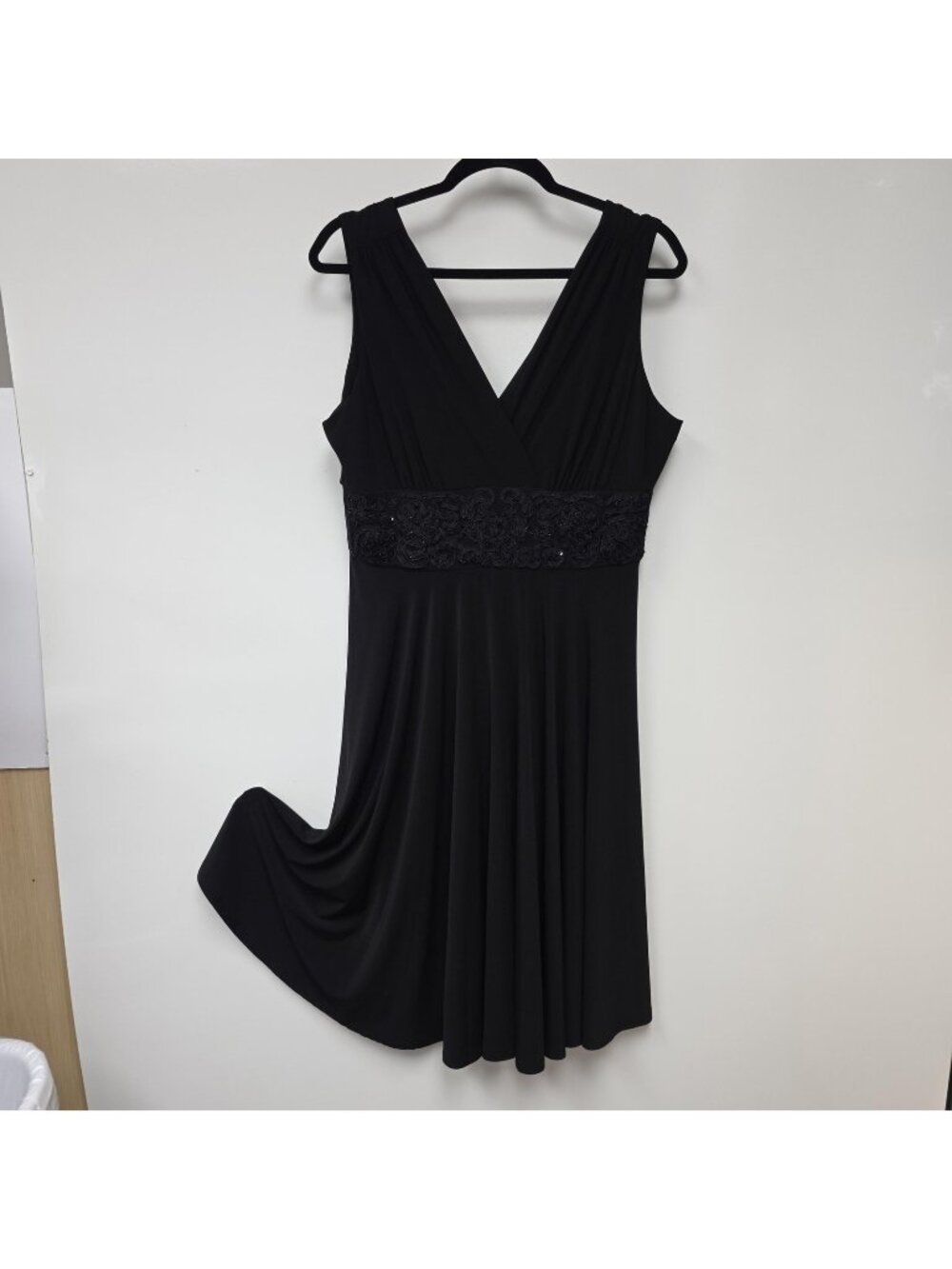 Ronni Nicole Dress Womens 12 Black Sleeveless V Neck Beaded Fit & Flare Party